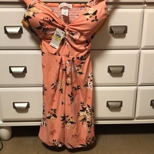 NWT planet gold Macy’s shell pink floral mini dress. Has removable foam cups